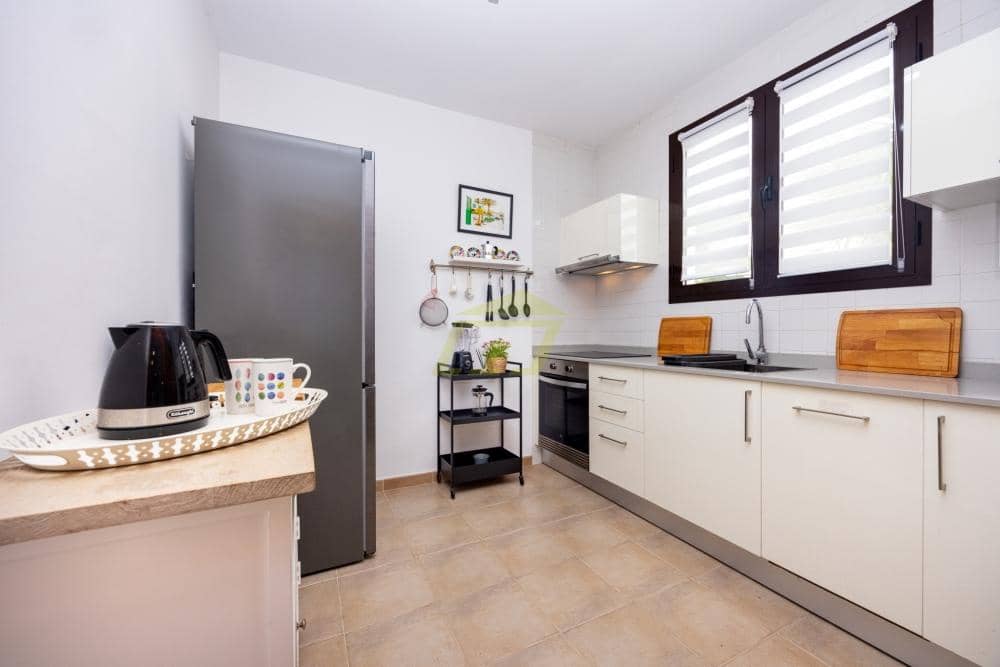 2 bedroom Villa for sale in Playa Blanca with pool garage - € 395,000 (Ref: 9816943)