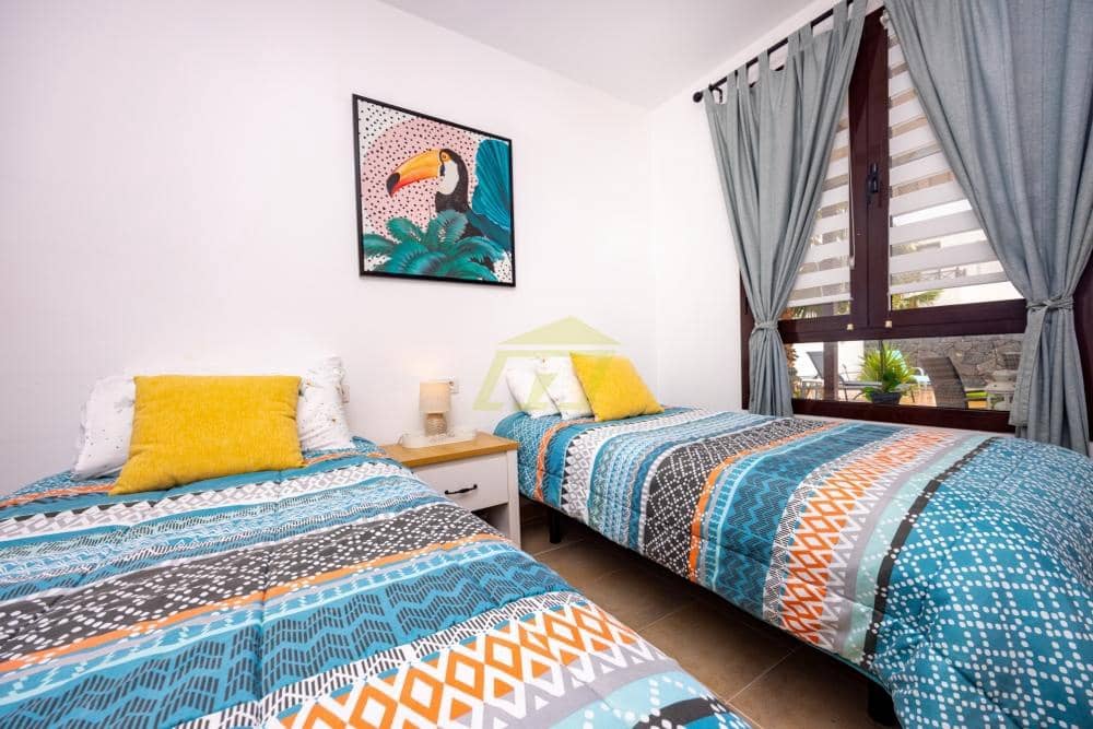 2 bedroom Villa for sale in Playa Blanca with pool garage - € 395,000 (Ref: 9816943)