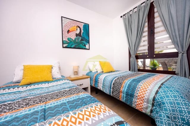 2 bedroom Villa for sale in Playa Blanca, Yaiza with pool garage - € 395,000 (Ref: 9816943)