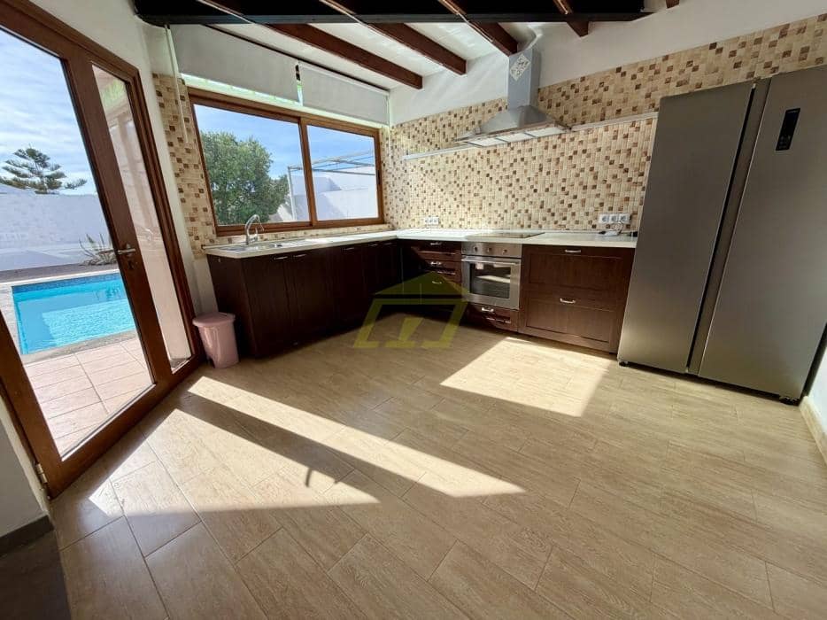 3 Zimmer Villa zu verkaufen in Playa Blanca mit Pool Garage - 440.000 € (Ref: 9819828)
