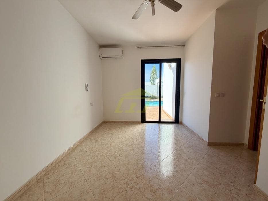3 Zimmer Villa zu verkaufen in Playa Blanca mit Pool Garage - 440.000 € (Ref: 9819828)