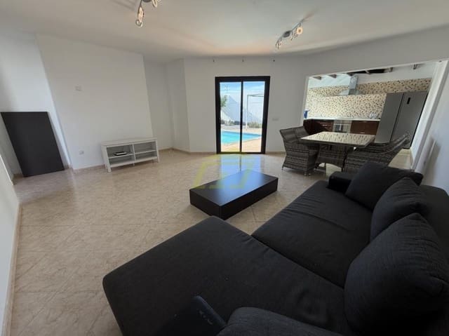 3 Zimmer Villa zu verkaufen in Playa Blanca, Yaiza mit Pool Garage - 440.000 € (Ref: 9819828)