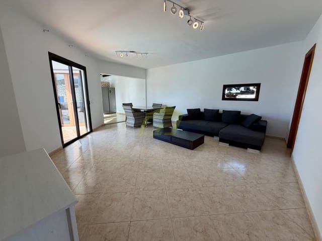 3 Zimmer Villa zu verkaufen in Playa Blanca, Yaiza mit Pool Garage - 440.000 € (Ref: 9819828)