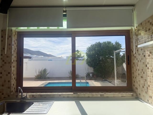 3 Zimmer Villa zu verkaufen in Playa Blanca, Yaiza mit Pool Garage - 440.000 € (Ref: 9819828)