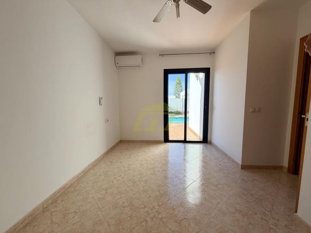 3 Zimmer Villa zu verkaufen in Playa Blanca, Yaiza mit Pool Garage - 440.000 € (Ref: 9819828)