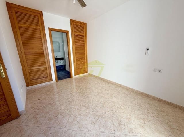 3 Zimmer Villa zu verkaufen in Playa Blanca, Yaiza mit Pool Garage - 440.000 € (Ref: 9819828)