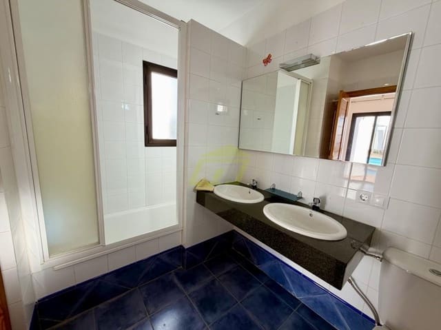 3 Zimmer Villa zu verkaufen in Playa Blanca, Yaiza mit Pool Garage - 440.000 € (Ref: 9819828)