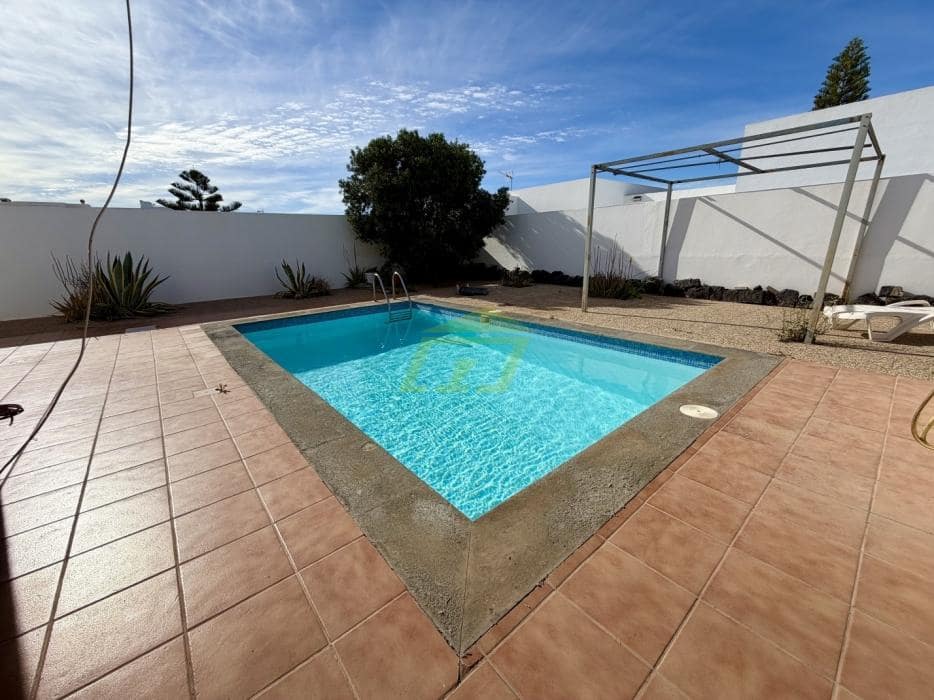 3 Zimmer Villa zu verkaufen in Playa Blanca mit Pool Garage - 440.000 € (Ref: 9819828)
