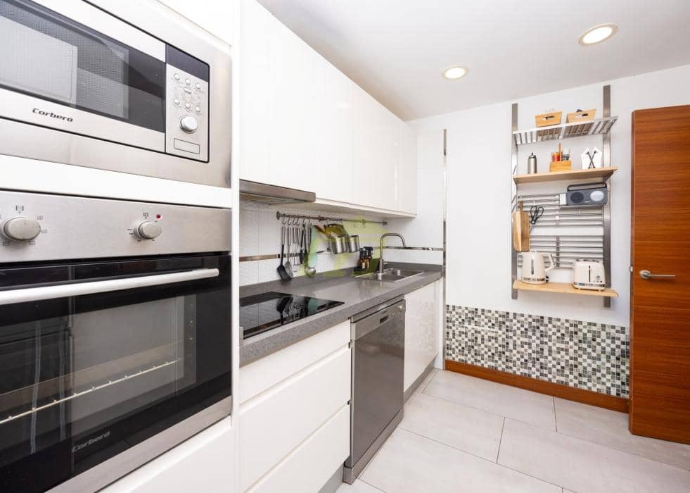 4 bedroom Villa for sale in Playa Blanca with pool - € 499,000 (Ref: 9819829)