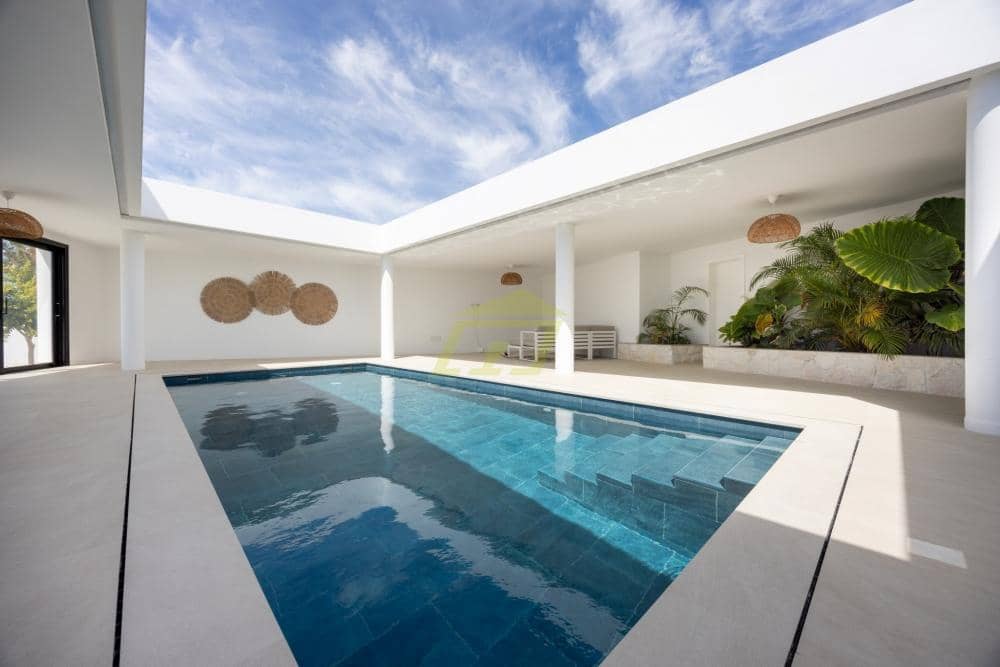 3 bedroom Villa for sale in Guime with pool garage - € 795,000 (Ref: 9824600)