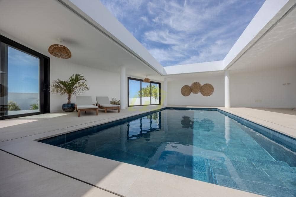 3 bedroom Villa for sale in Guime with pool garage - € 795,000 (Ref: 9824600)
