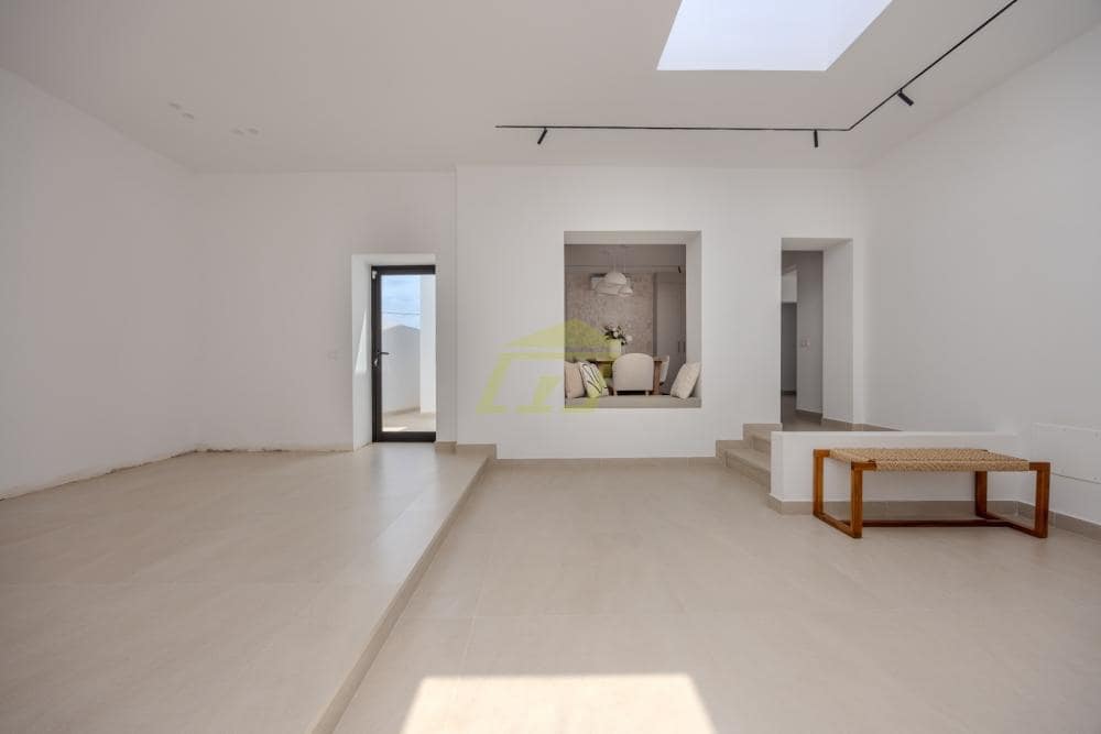 3 bedroom Villa for sale in Guime with pool garage - € 795,000 (Ref: 9824600)