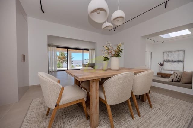 3 bedroom Villa for sale in Guime, San Bartolomé with pool garage - € 795,000 (Ref: 9824600)