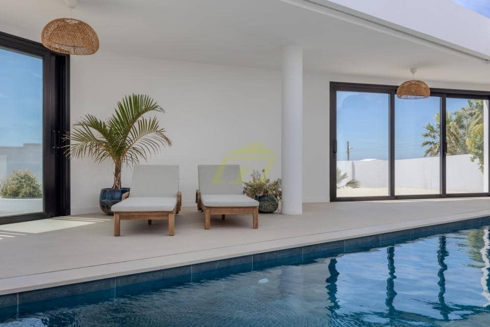 3 bedroom Villa for sale in Guime with pool garage - € 795,000 (Ref: 9824600)
