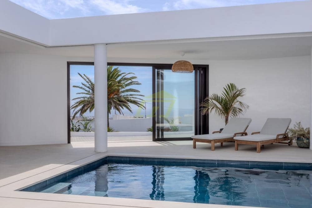 3 bedroom Villa for sale in Guime with pool garage - € 795,000 (Ref: 9824600)