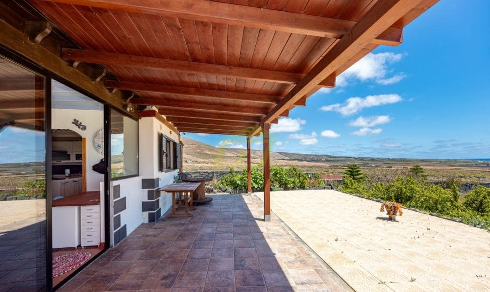 2 bedroom Bungalow for sale in Tabayesco with garage - € 550,000 (Ref: 9830556)