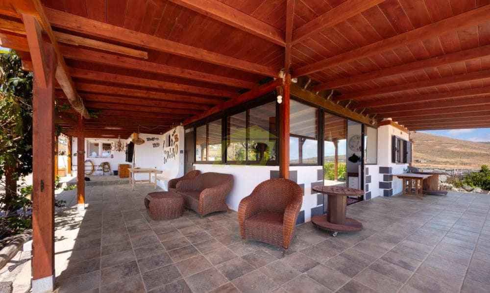 2 bedroom Bungalow for sale in Tabayesco with garage - € 550,000 (Ref: 9830556)