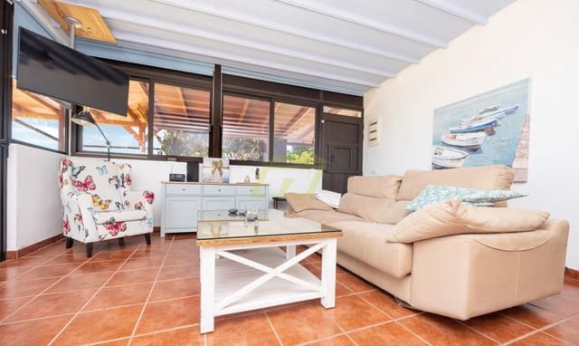 2 bedroom Bungalow for sale in Tabayesco, Haría with garage - € 550,000 (Ref: 9830556)