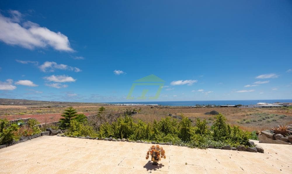 2 bedroom Bungalow for sale in Tabayesco with garage - € 550,000 (Ref: 9830556)