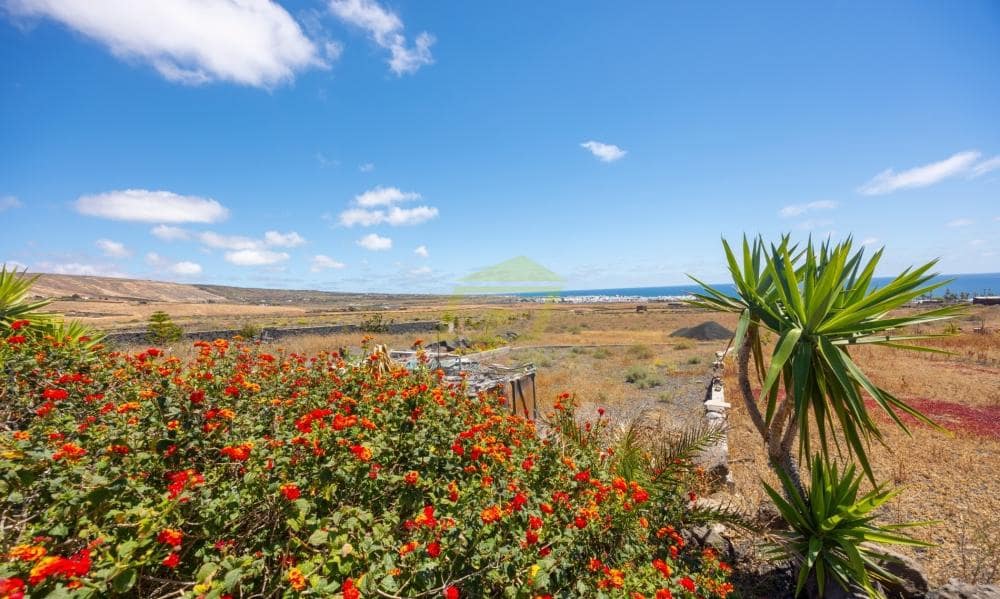 2 bedroom Bungalow for sale in Tabayesco with garage - € 550,000 (Ref: 9830556)