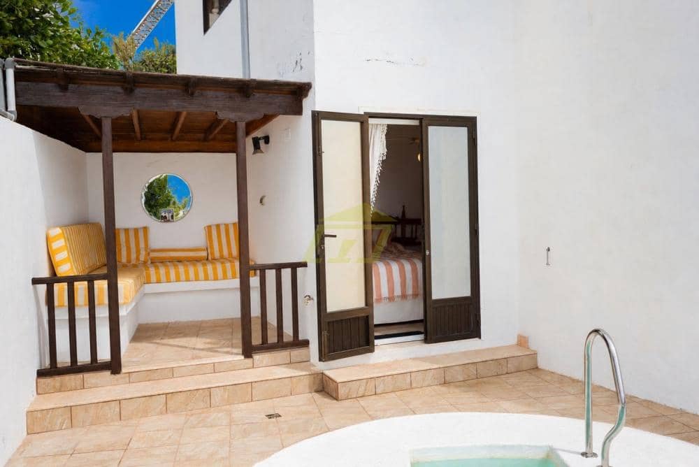 4 bedroom Villa for sale in Nazaret with pool garage - € 650,000 (Ref: 9833182)