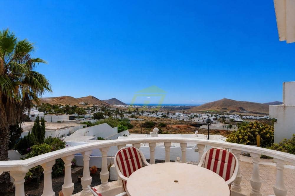 4 bedroom Villa for sale in Nazaret with pool garage - € 650,000 (Ref: 9833182)