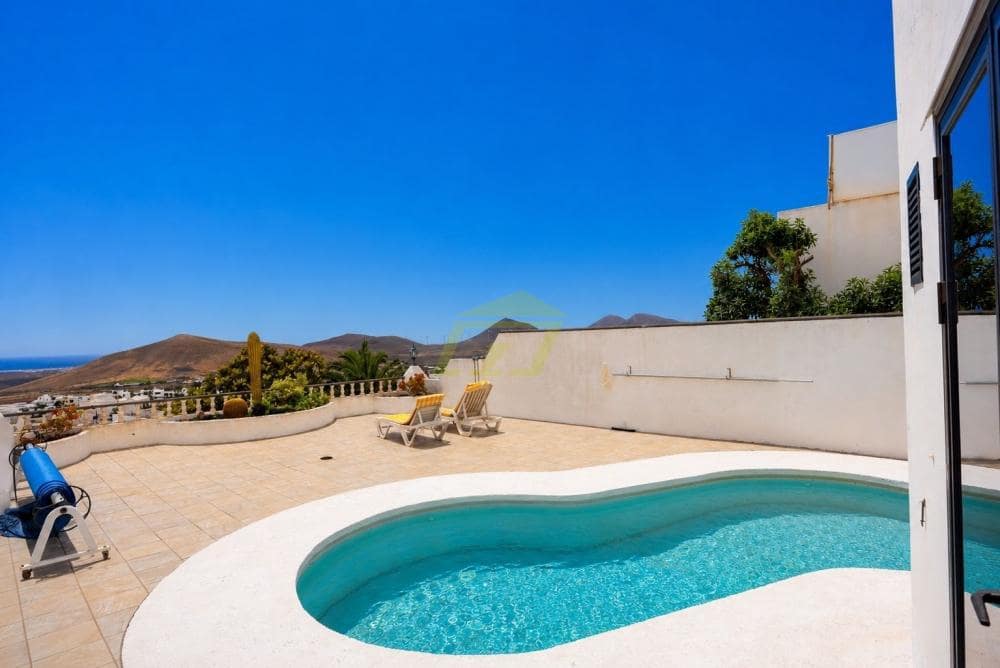 4 bedroom Villa for sale in Nazaret with pool garage - € 650,000 (Ref: 9833182)