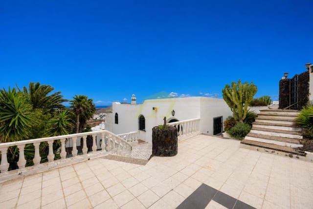 4 soveværelse Villa til salg i Nazaret, Teguise med swimmingpool garage - € 650.000 (Ref: 9833182)