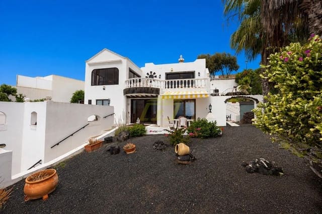4 soveværelse Villa til salg i Nazaret, Teguise med swimmingpool garage - € 650.000 (Ref: 9833182)