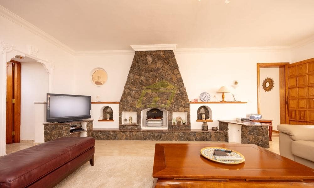 4 bedroom Villa for sale in Nazaret with pool garage - € 650,000 (Ref: 9833182)