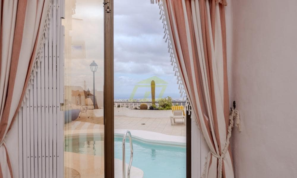 4 bedroom Villa for sale in Nazaret with pool garage - € 650,000 (Ref: 9833182)