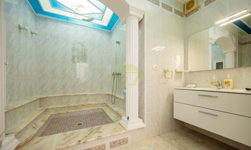 4 bedroom Villa for sale in Nazaret with pool garage - € 650,000 (Ref: 9833182)