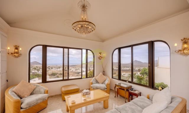 4 soveværelse Villa til salg i Nazaret, Teguise med swimmingpool garage - € 650.000 (Ref: 9833182)