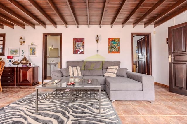 4 quarto Moradia para venda em Playa Blanca, Yaiza com piscina - 795 000 € (Ref: 9833183)