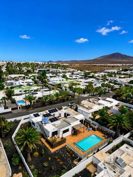 4 bedroom Villa for sale in Playa Blanca with pool - € 795,000 (Ref: 9833183)