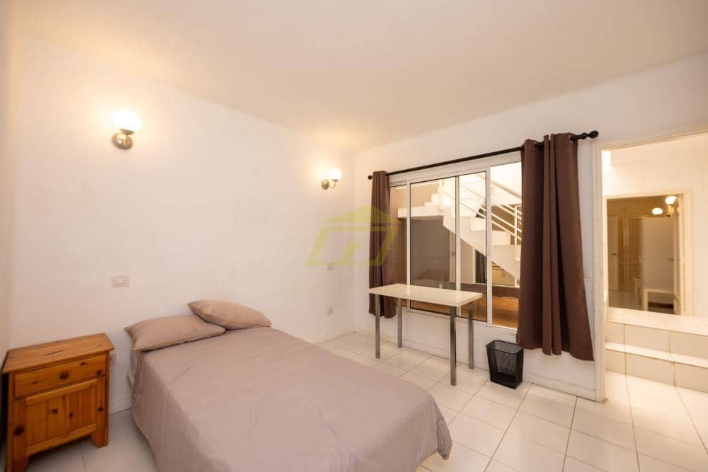 2 quarto Moradia para venda em Puerto del Carmen com piscina - 360 000 € (Ref: 9835094)