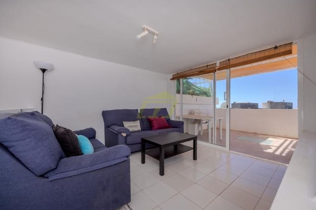 2 soveværelse Villa til salg i Puerto del Carmen, Tías med swimmingpool - € 360.000 (Ref: 9835094)