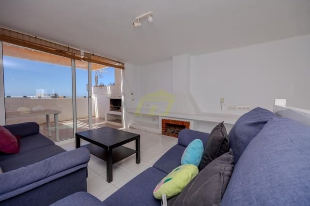 2 soveværelse Villa til salg i Puerto del Carmen, Tías med swimmingpool - € 360.000 (Ref: 9835094)