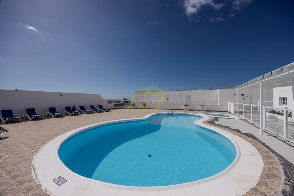 2 quarto Moradia para venda em Puerto del Carmen com piscina - 360 000 € (Ref: 9835094)