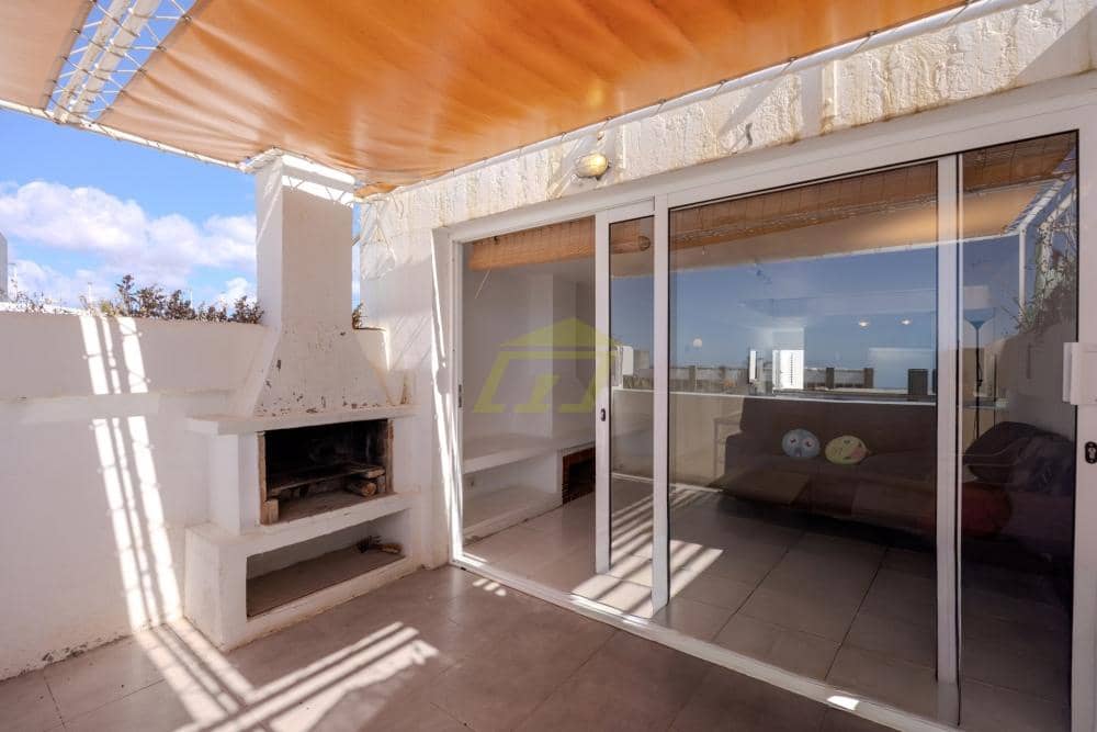 2 quarto Moradia para venda em Puerto del Carmen com piscina - 360 000 € (Ref: 9835094)