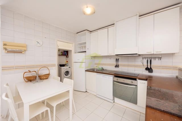 2 soveværelse Villa til salg i Puerto del Carmen, Tías med swimmingpool - € 360.000 (Ref: 9835094)
