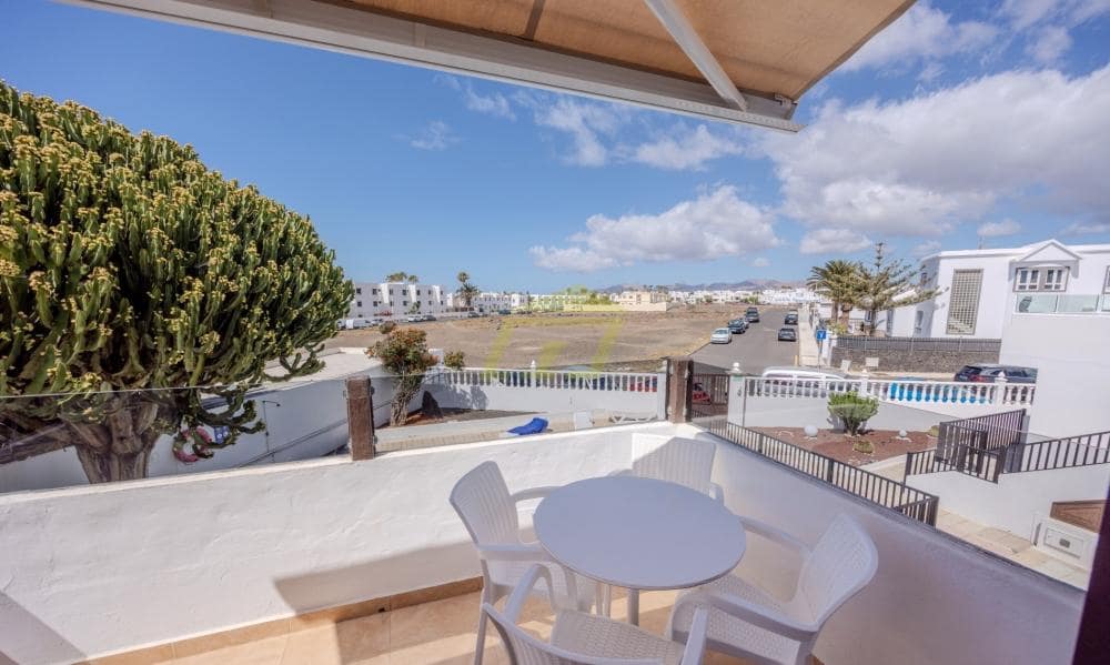 1 bedroom Apartment for sale in Puerto del Carmen with pool - € 215,000 (Ref: 9838840)