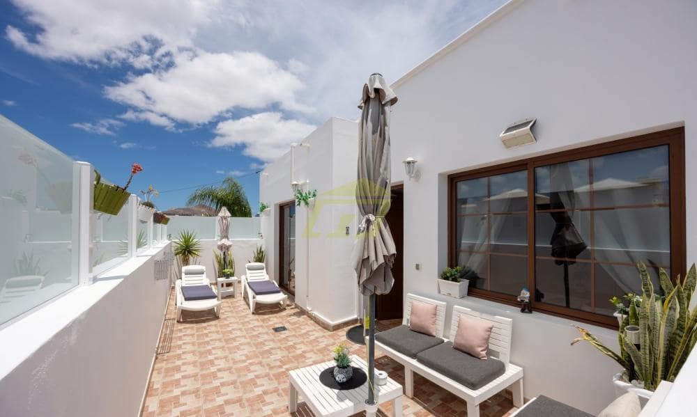 2 bedroom Apartment for sale in Playa Honda with garage - € 290,000 (Ref: 9842049)