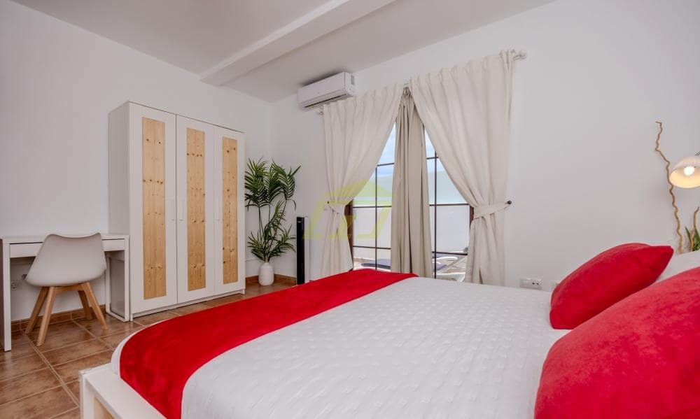 2 bedroom Apartment for sale in Playa Honda with garage - € 290,000 (Ref: 9842049)