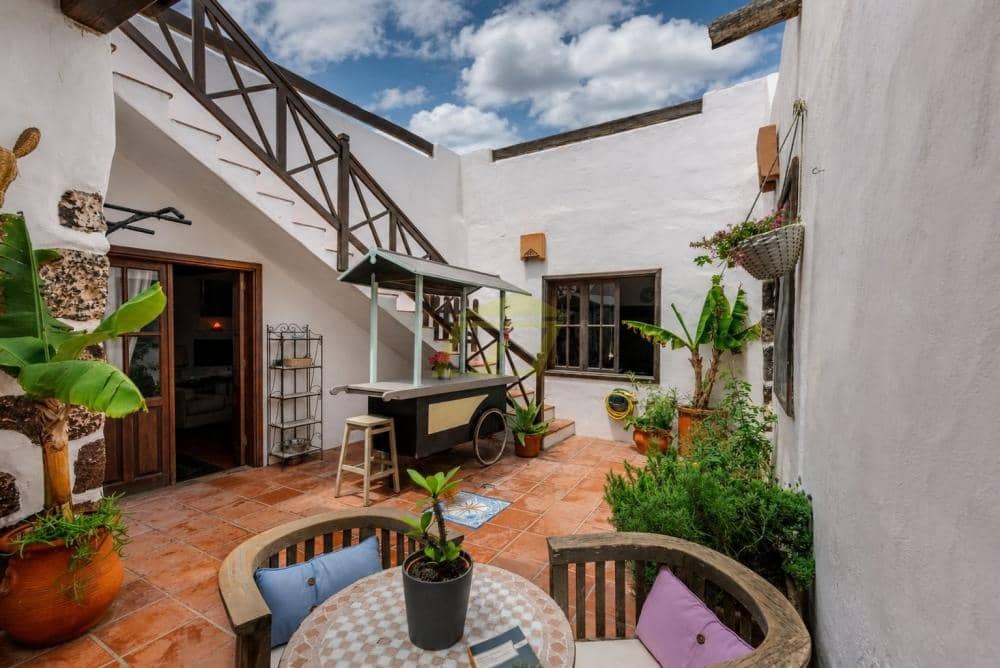 3 bedroom Bungalow for sale in Teguise - € 735,000 (Ref: 9842050)