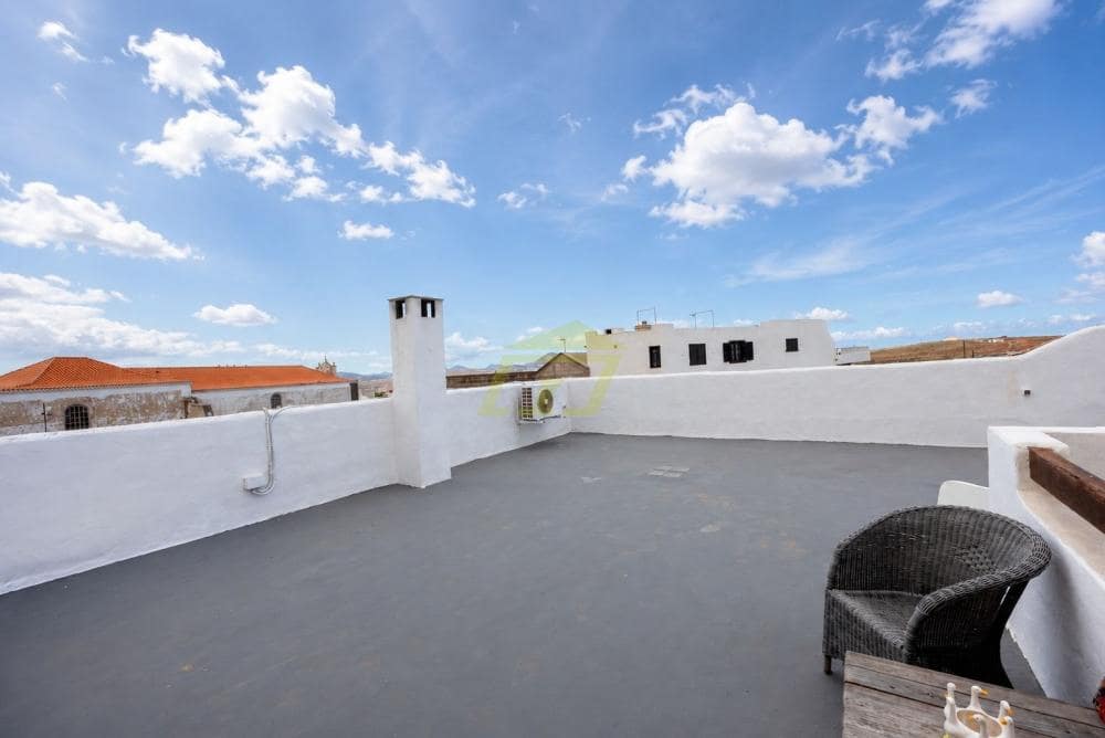 3 bedroom Bungalow for sale in Teguise - € 735,000 (Ref: 9842050)