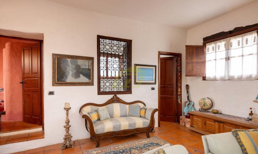 3 bedroom Bungalow for sale in Teguise - € 735,000 (Ref: 9842050)