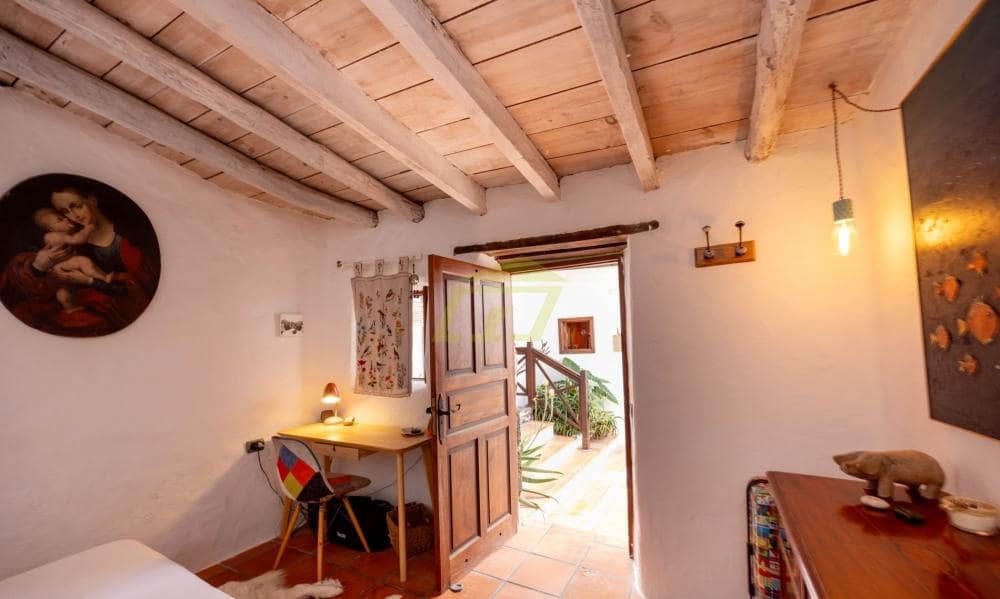 3 bedroom Bungalow for sale in Teguise - € 735,000 (Ref: 9842050)