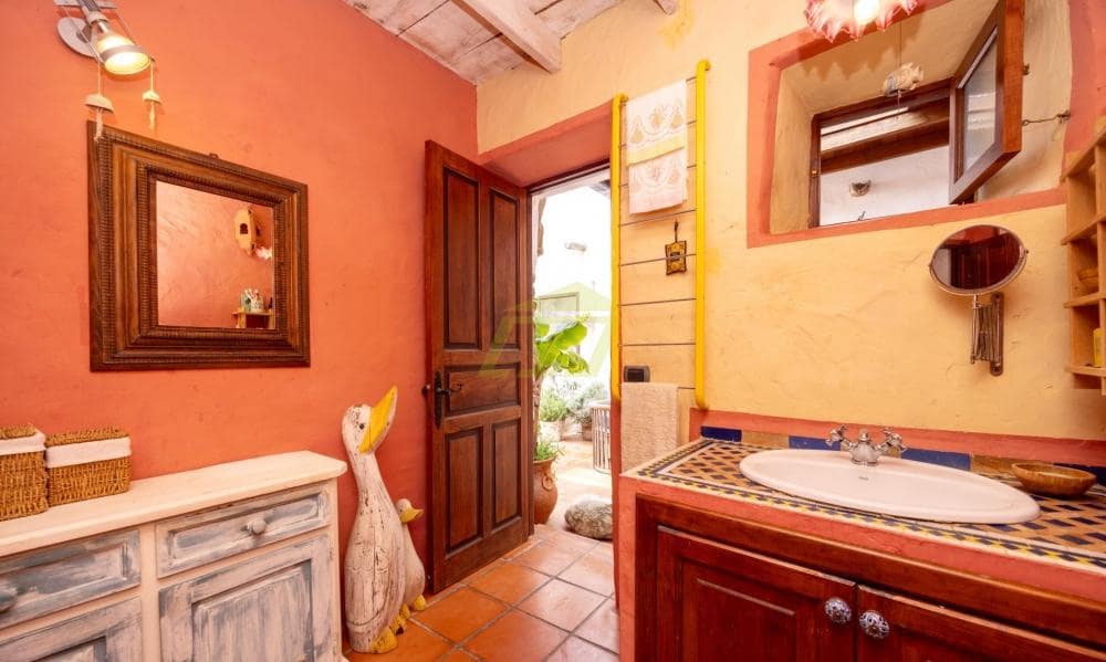 3 bedroom Bungalow for sale in Teguise - € 735,000 (Ref: 9842050)