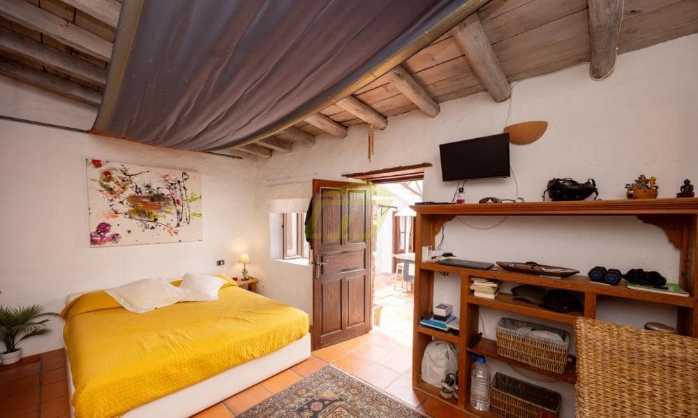3 bedroom Bungalow for sale in Teguise - € 735,000 (Ref: 9842050)